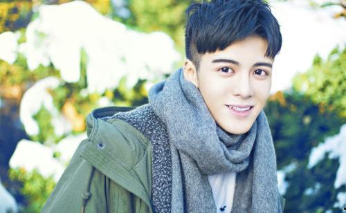 娱乐圈爆料曾舜晞恋情,甜蜜互动引粉丝热议